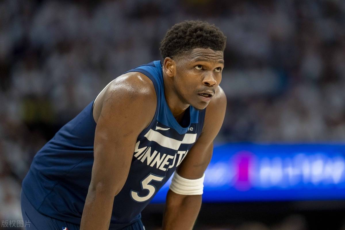 开云手机版登录入口-恒大技术犯规送分,F1车队主帅怒摔战术板!