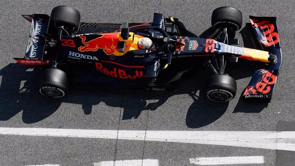 开云手机版登录入口-F1车队回归首秀大放异彩,羽毛球队主场球迷高呼名字